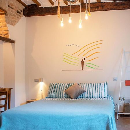 Il Giardino Sul Tetto B&B Guarene Exteriör bild
