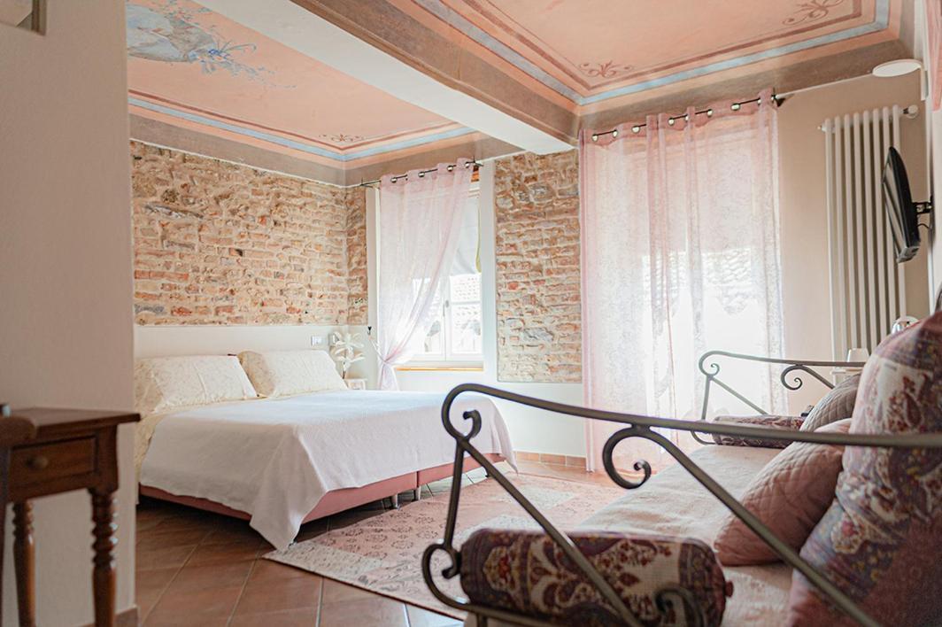 Il Giardino Sul Tetto B&B Guarene Exteriör bild