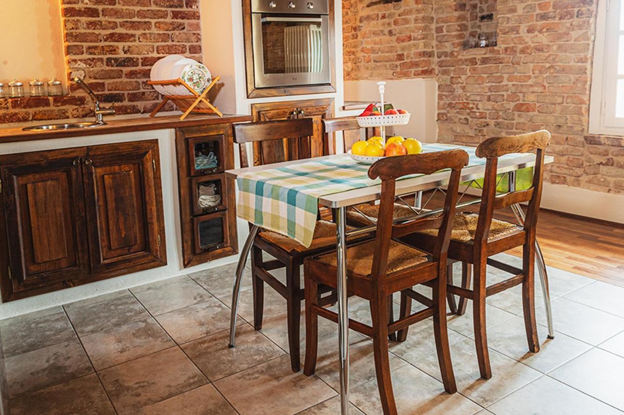 Il Giardino Sul Tetto B&B Guarene Exteriör bild