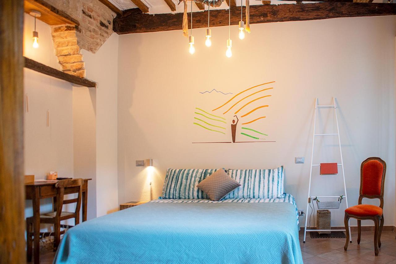 Il Giardino Sul Tetto B&B Guarene Exteriör bild
