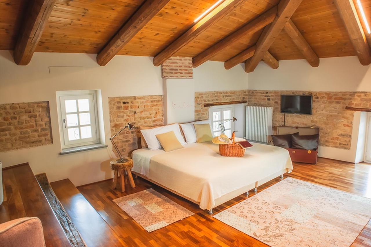 Il Giardino Sul Tetto B&B Guarene Exteriör bild