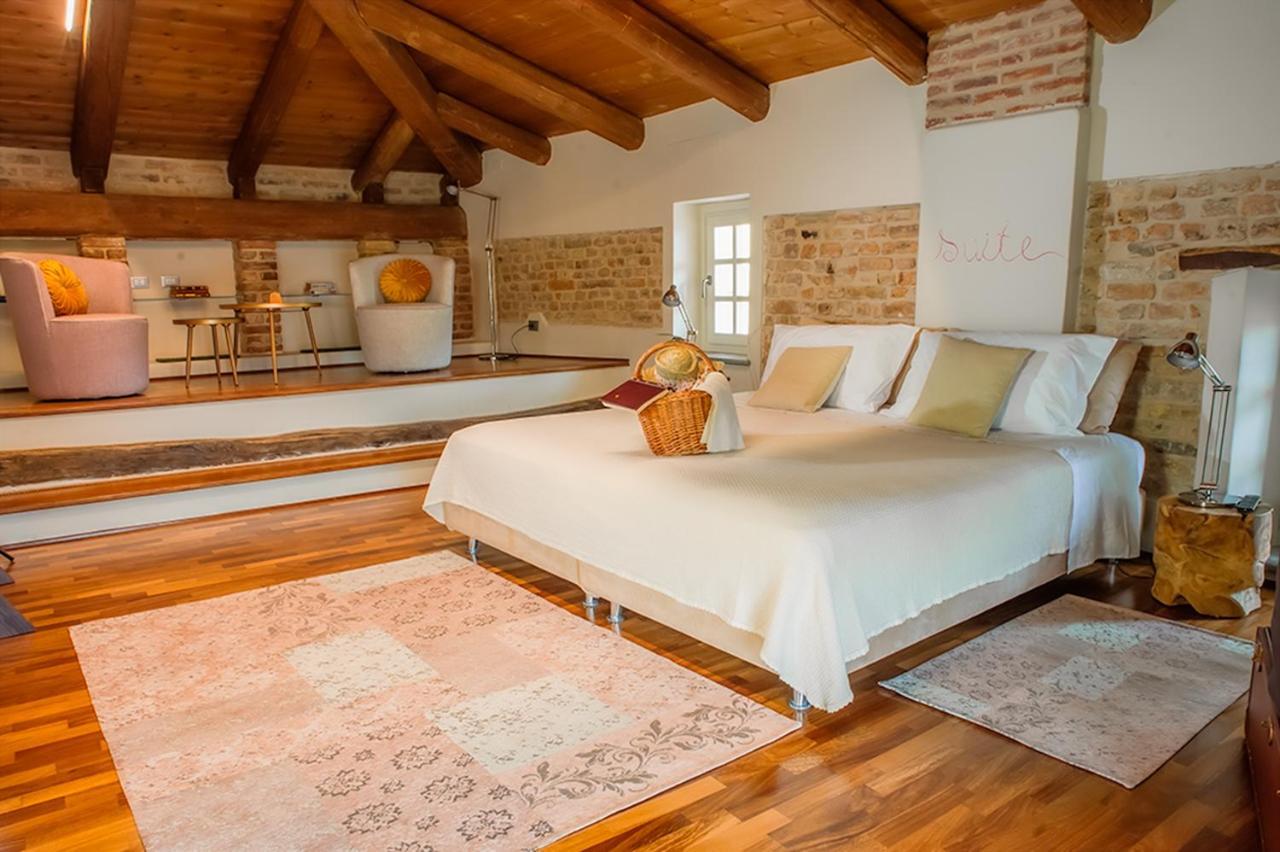 Il Giardino Sul Tetto B&B Guarene Exteriör bild