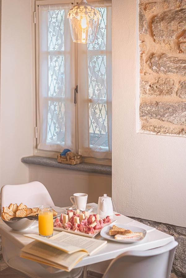 Il Giardino Sul Tetto B&B Guarene Exteriör bild